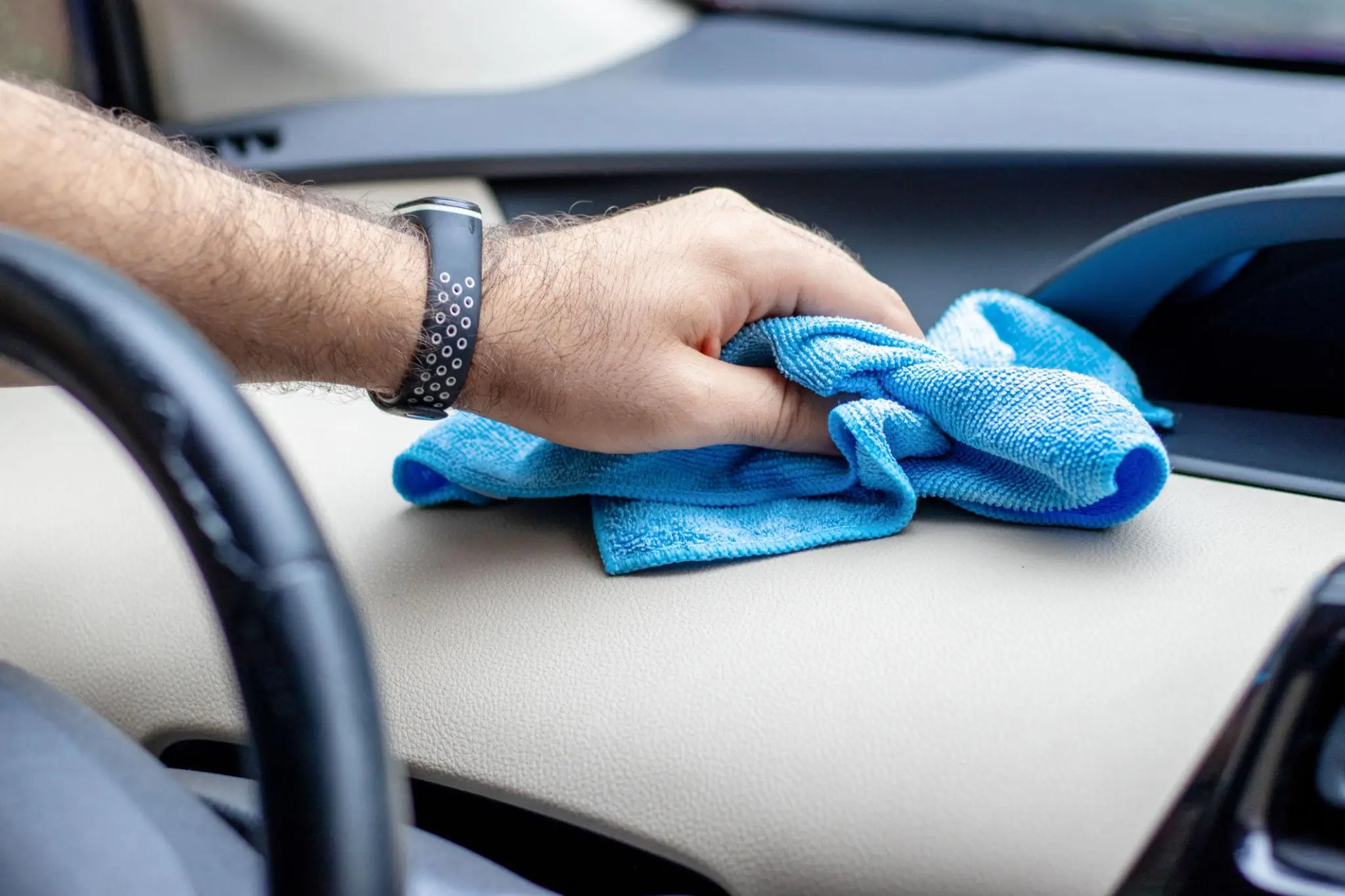 How to Get a Showroom Shine with DIY Car Detailing Techniques 